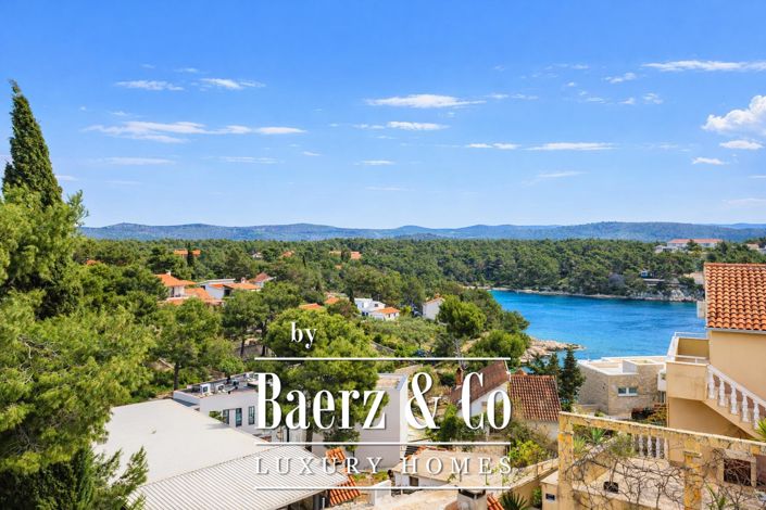 Image No.17-5 Bed Townhouse for sale