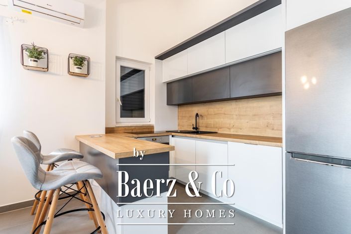 Image No.5-5 Bed Townhouse for sale