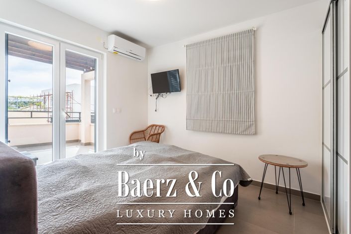 Image No.7-5 Bed Townhouse for sale