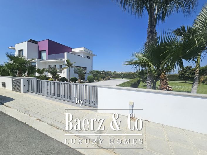 Image No.4-4 Bed Villa for sale