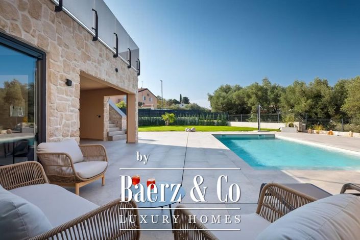 Image No.7-4 Bed Townhouse for sale
