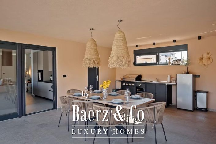 Image No.9-4 Bed Townhouse for sale