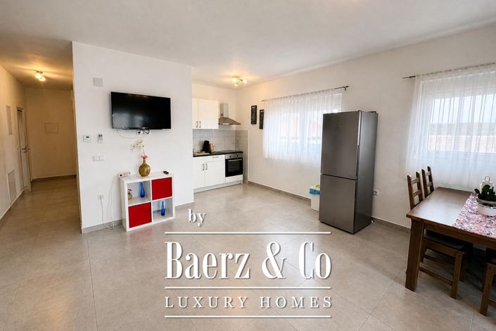 Image No.16-6 Bed Townhouse for sale
