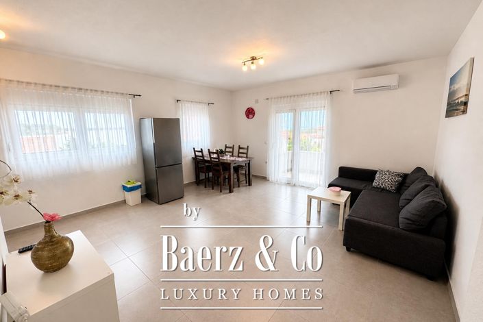 Image No.18-6 Bed Townhouse for sale