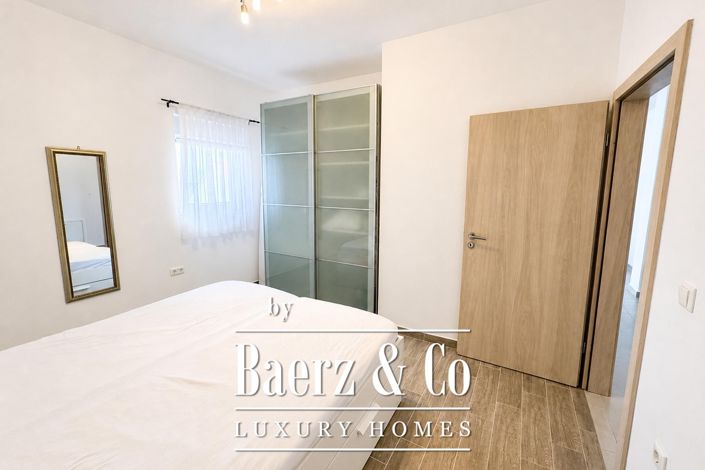 Image No.19-6 Bed Townhouse for sale