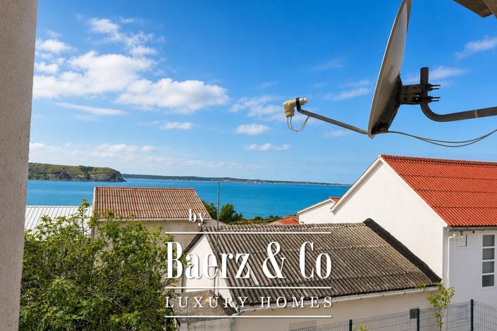 Image No.23-6 Bed Townhouse for sale