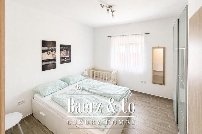 Image No.26-6 Bed Townhouse for sale