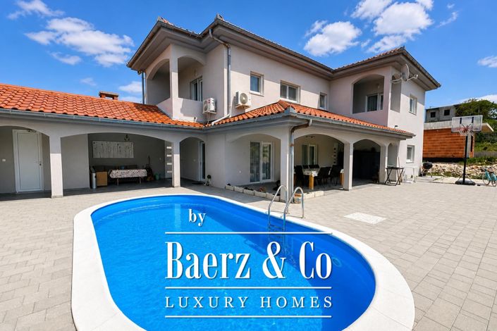 Image No.3-6 Bed Townhouse for sale