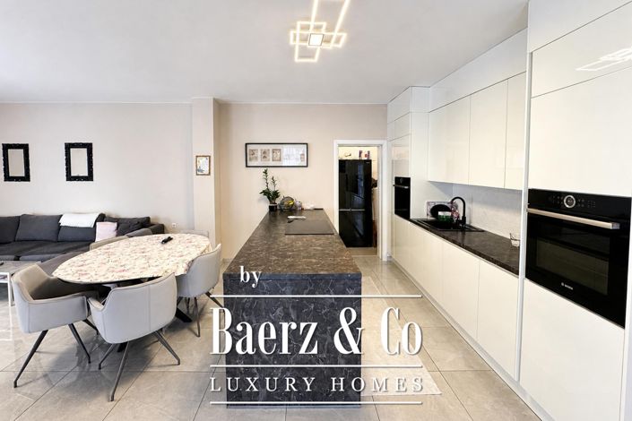 Image No.7-6 Bed Townhouse for sale