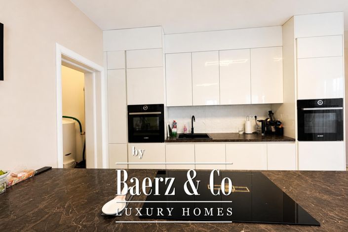 Image No.8-6 Bed Townhouse for sale