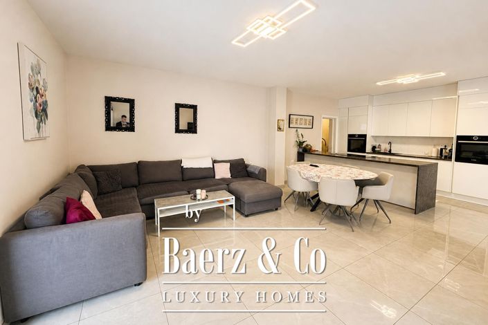 Image No.9-6 Bed Townhouse for sale