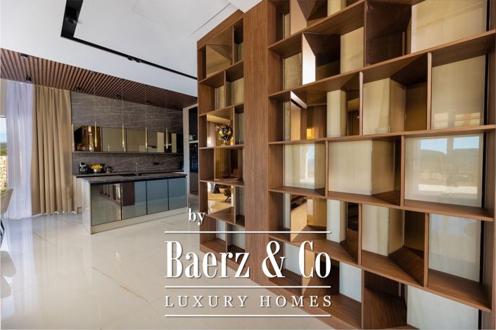 Image No.4-6 Bed Townhouse for sale