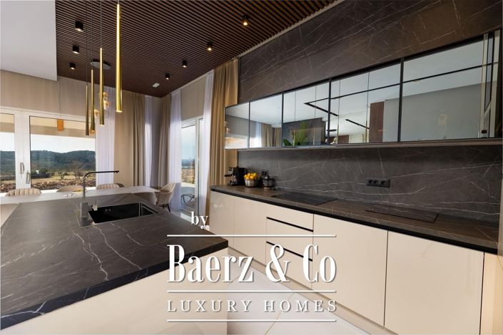 Image No.5-6 Bed Townhouse for sale