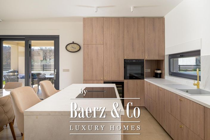 Image No.6-3 Bed Townhouse for sale