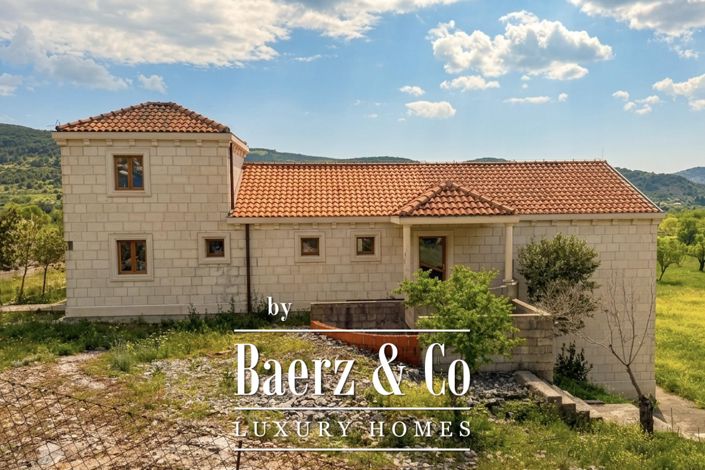 Image No.4-6 Bed Townhouse for sale