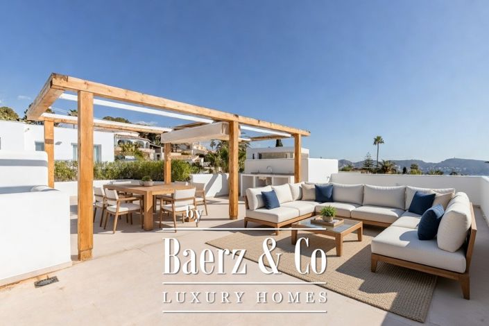 Image No.22-4 Bed Property for sale