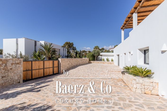 Image No.25-4 Bed Property for sale