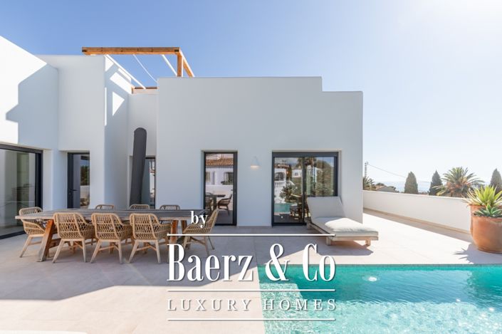Image No.4-4 Bed Property for sale