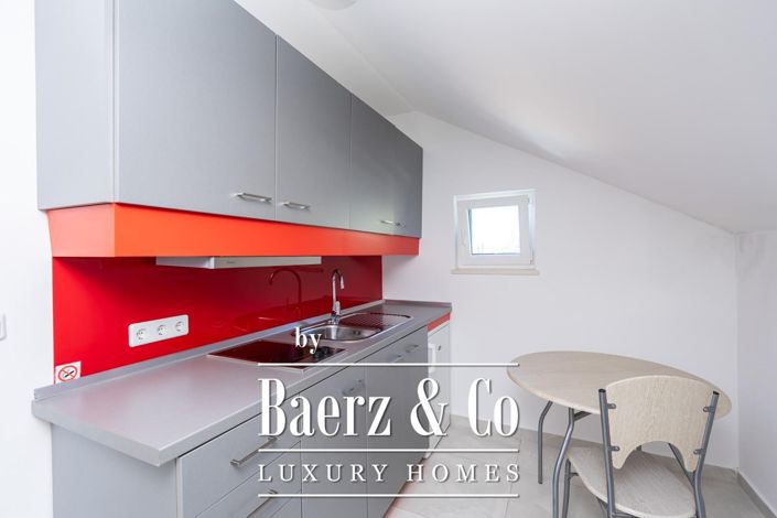Image No.16-6 Bed Townhouse for sale