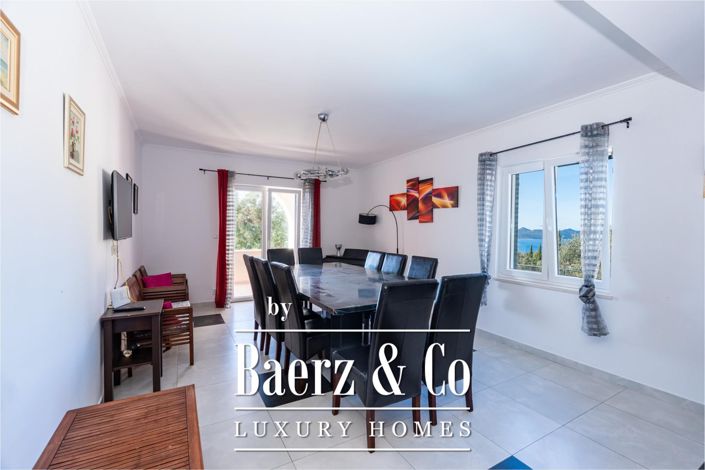 Image No.2-6 Bed Townhouse for sale