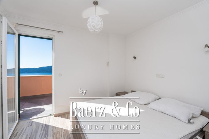 Image No.26-6 Bed Townhouse for sale