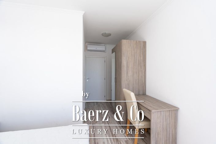 Image No.28-6 Bed Townhouse for sale