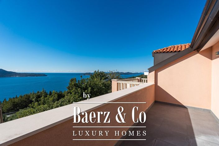 Image No.30-6 Bed Townhouse for sale