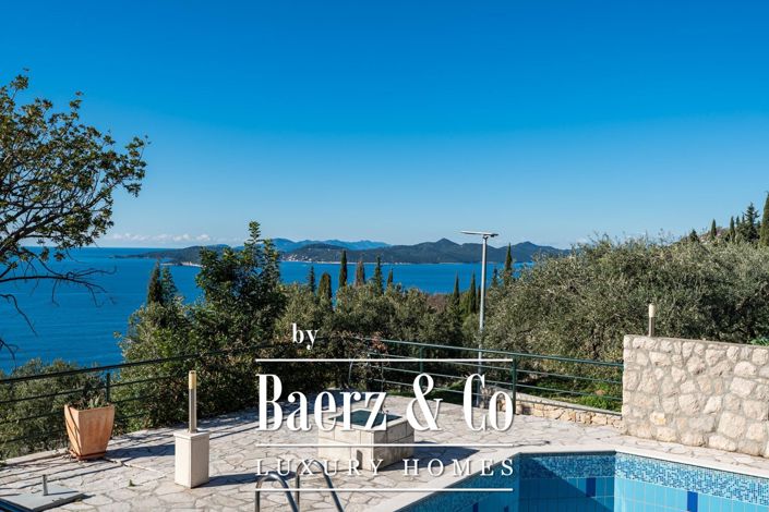 Image No.8-6 Bed Townhouse for sale