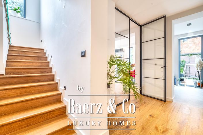 Image No.17-4 Bed Townhouse for sale