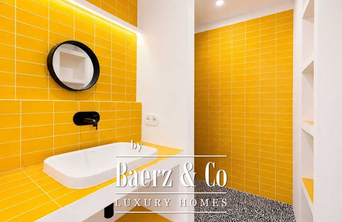 Image No.20-6 Bed House for sale