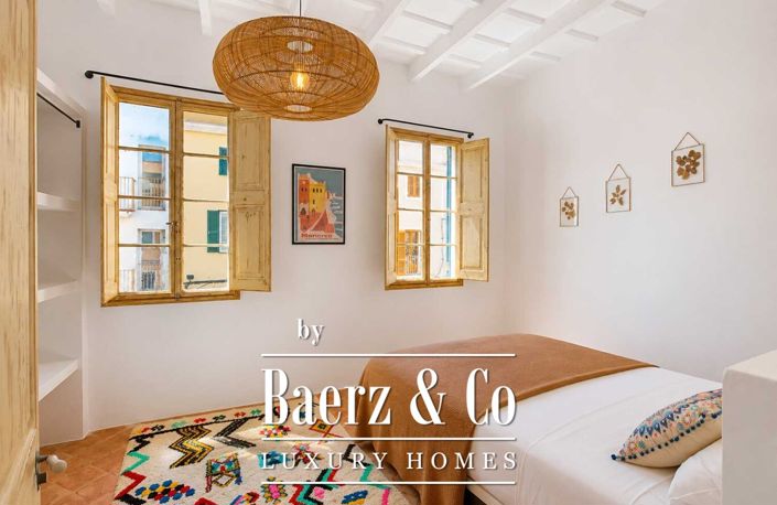Image No.21-6 Bed House for sale