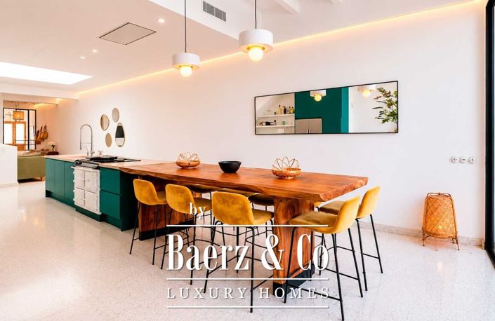 Image No.8-6 Bed House for sale