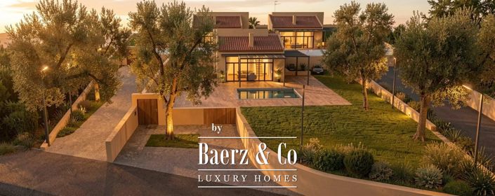 Image No.3-8 Bed Villa for sale