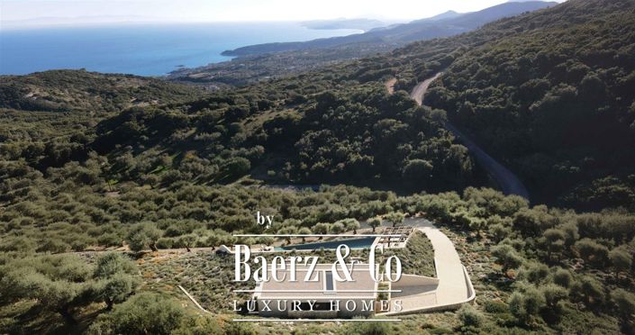 Image No.10-5 Bed Villa for sale