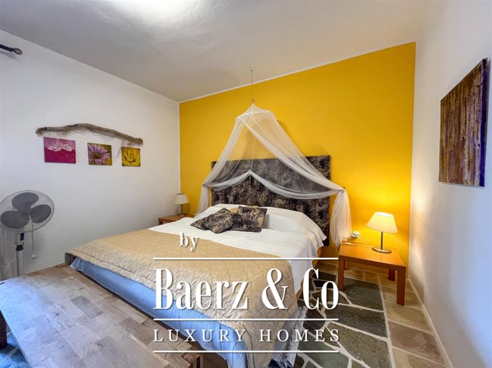 Image No.12-6 Bed Villa for sale