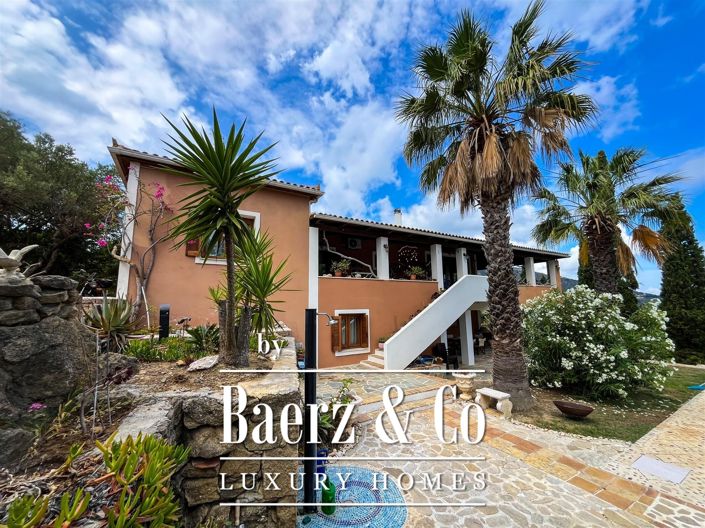 Image No.2-6 Bed Villa for sale