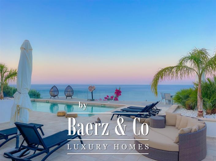 Image No.3-4 Bed Villa for sale