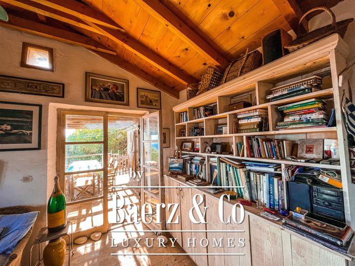 Image No.12-5 Bed Farmhouse for sale