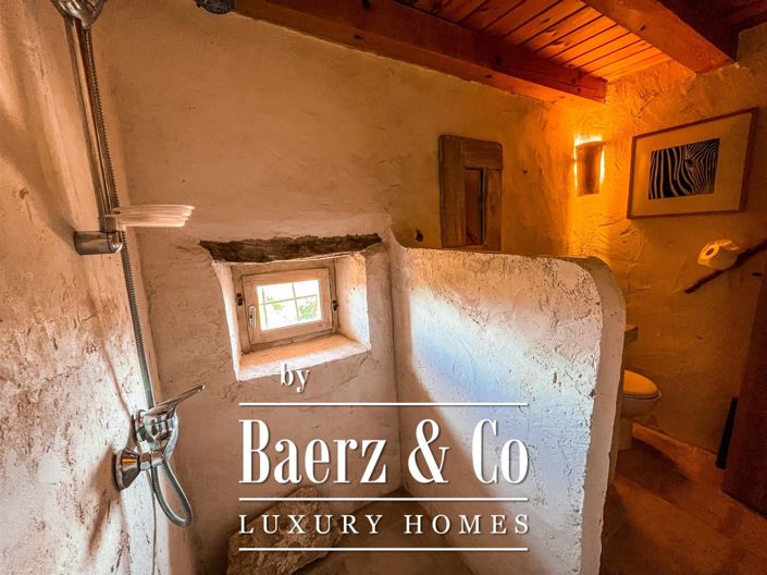 Image No.20-5 Bed Farmhouse for sale