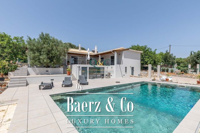 Image No.2-4 Bed Villa for sale