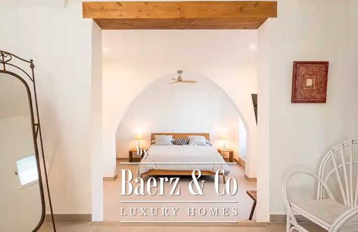 Image No.14-5 Bed Property for sale