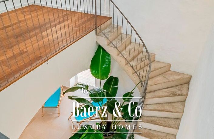 Image No.17-5 Bed Property for sale