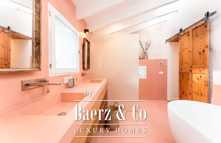 Image No.23-5 Bed Property for sale