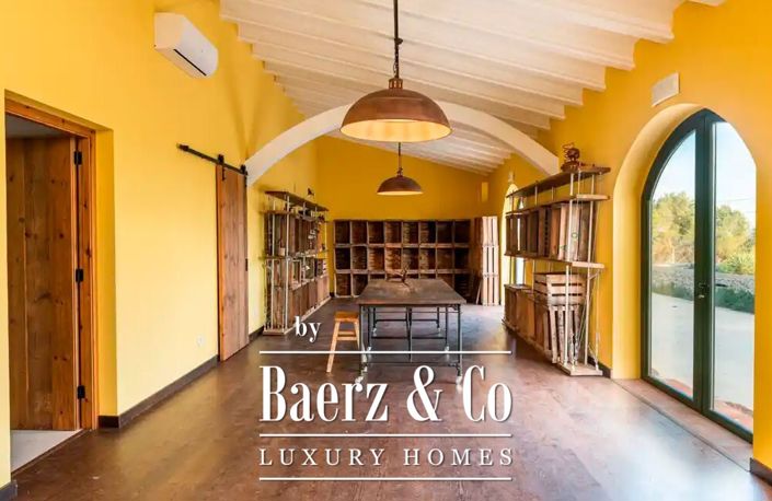 Image No.28-5 Bed Property for sale