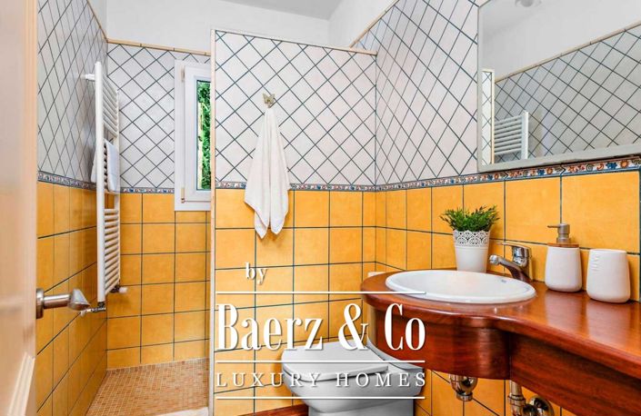 Image No.17-4 Bed Property for sale