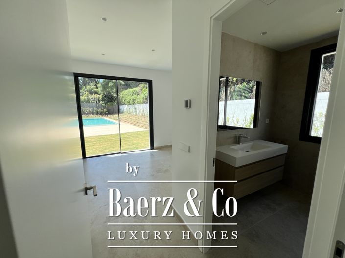 Image No.27-6 Bed Villa for sale