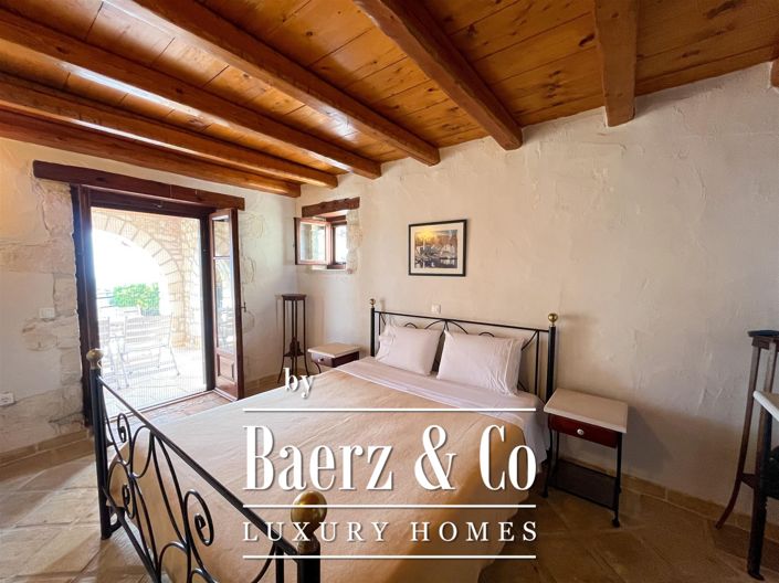 Image No.13-8 Bed Villa for sale