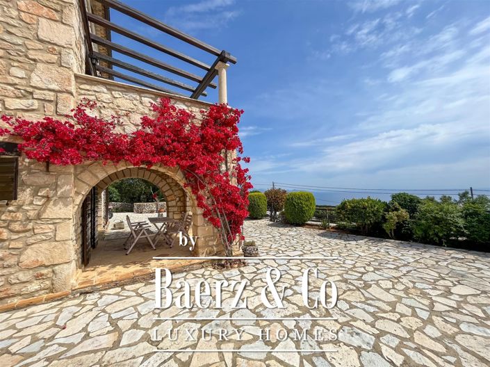 Image No.18-8 Bed Villa for sale