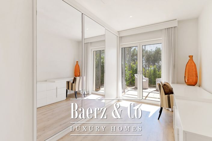 Image No.20-6 Bed Country House for sale