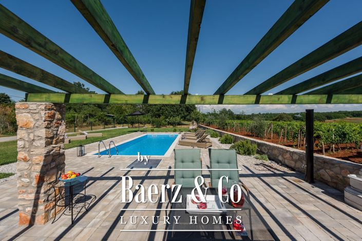 Image No.15-4 Bed Property for sale